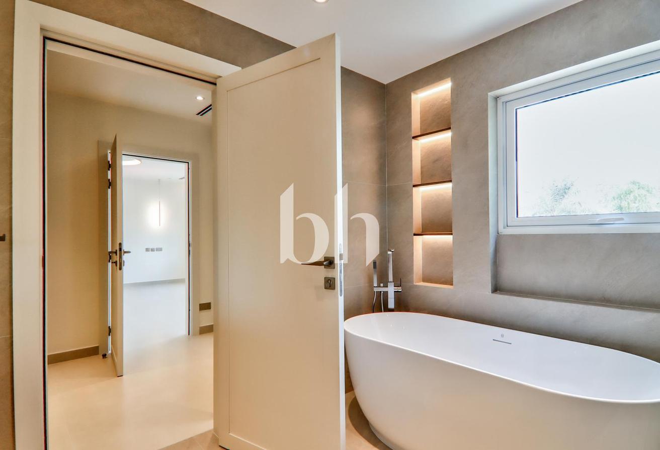 Fully Upgraded | 4 En-Suite Bedrooms | Pool photo 30