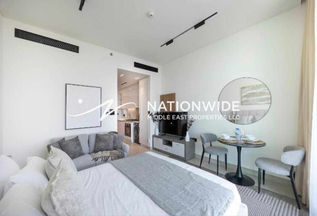 Vacant Studio | Well Maintained | Balcony photo 6