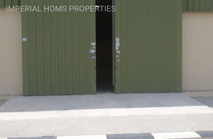 Warehouse - Studio - 2 Bathrooms for rent in Umm Al Thuoob - Umm Al Quwain