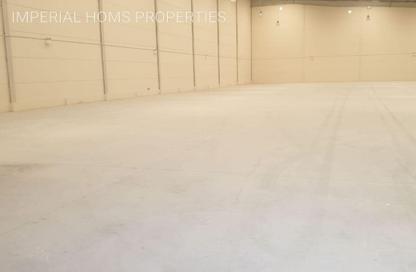 Warehouse - Studio - 2 Bathrooms for rent in Umm Al Thuoob - Umm Al Quwain