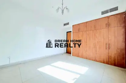 شقة - 2 غرف نوم - 3 حمامات للايجار في برج منازل 2 - شارع التعاون - التعاون - الشارقة