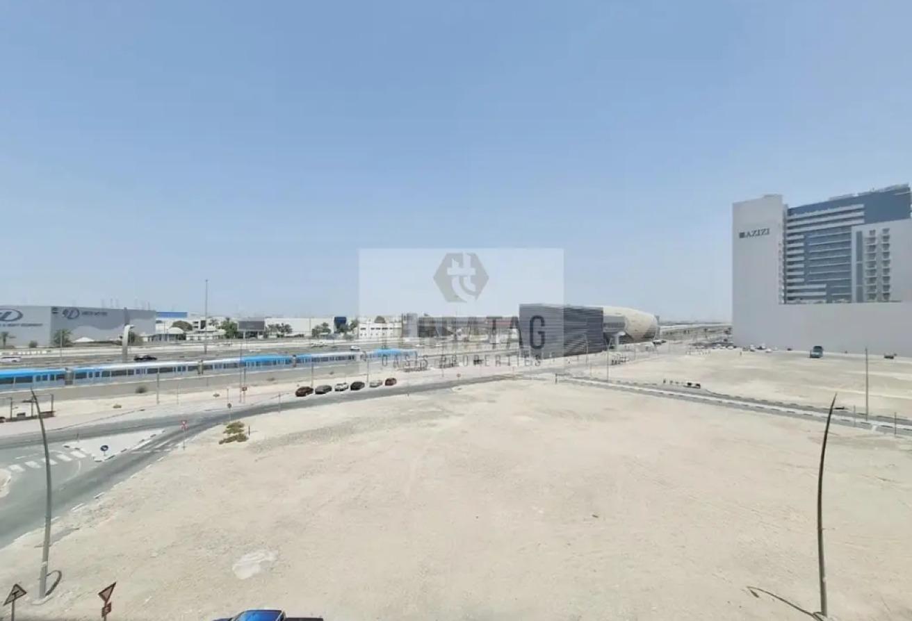 Bright 1BR Apartment | Alexis Tower | Balcony photo 7