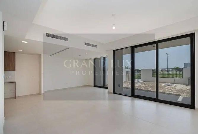 100823176 - Property Image 2