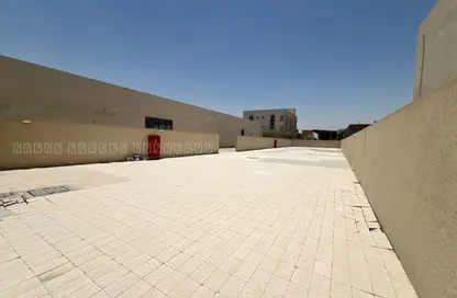 أرض - استوديو للايجار في المنطقة الصناعية رقم 5 - المنطقة الصناعية بالشارقة - الشارقة