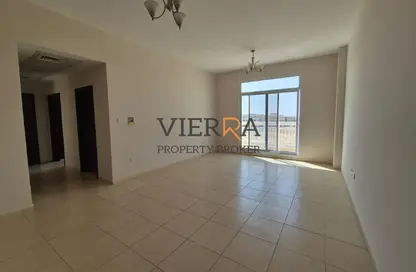 شقة - 2 غرف نوم - 3 حمامات للايجار في 22 مزايا - كيو بوينت - ليوان - دبي لاند - دبي