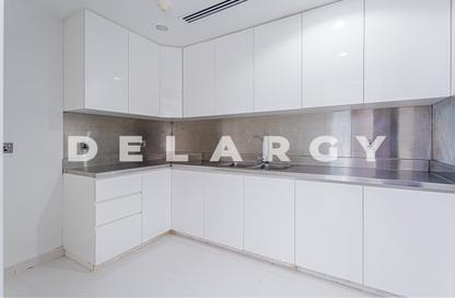 Office Space - Studio - 6 Bathrooms for rent in One Lake Plaza - JLT Cluster T - Jumeirah Lake Towers - Dubai