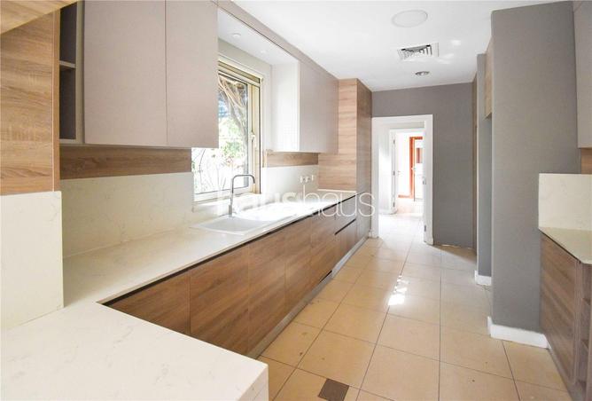 104687998 - Property Image 3