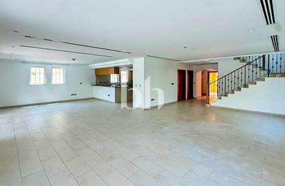 Villa - 4 Bedrooms - 4 Bathrooms for rent in District 4 - Jumeirah Park - Dubai