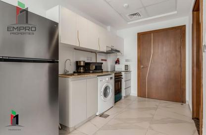 Apartment - Studio - 1 Bathroom for rent in Millennium Binghatti Residences - Business Bay - Dubai