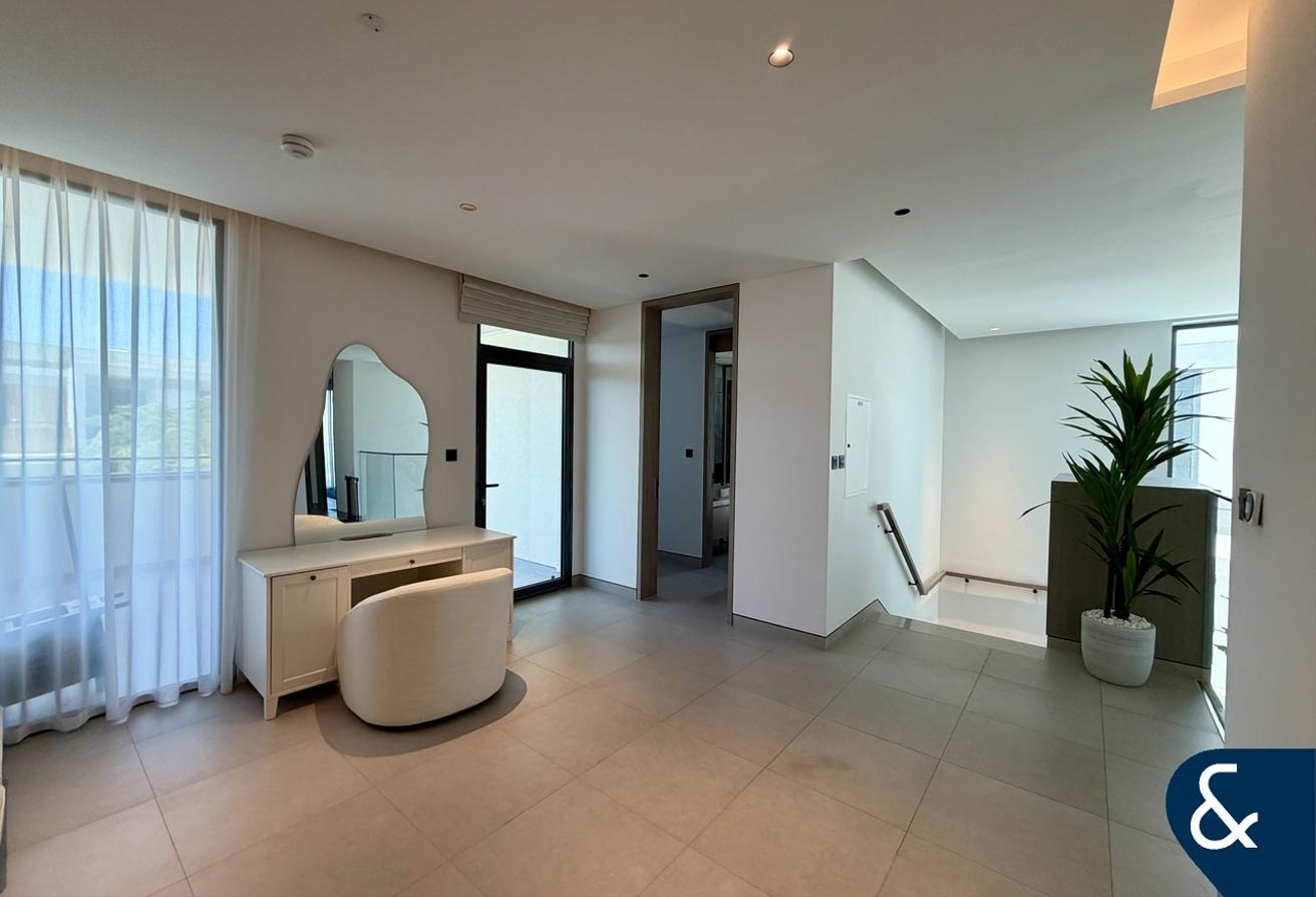 Luxury 4 Bed Villa | Fully Upgraded | Pool photo 12