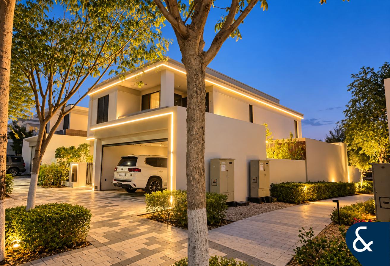 Luxury 4 Bed Villa | Fully Upgraded | Pool photo 3