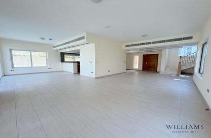 Villa - 4 - 5 for sale in Legacy Nova Villas - District 9 - Jumeirah Park - Dubai