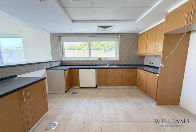 141892395 - Property Image 2