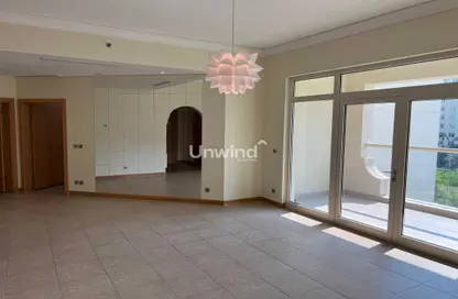 Apartment - 2 Bedrooms - 3 Bathrooms for rent in Al Sultana - Shoreline Apartments - Palm Jumeirah - Dubai