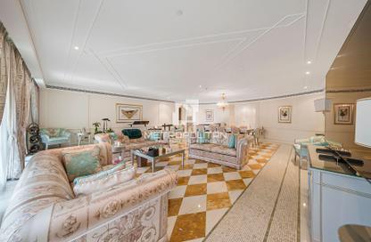 Apartment - 3 Bedrooms - 4 Bathrooms for sale in Palazzo Versace - Culture Village - Dubai