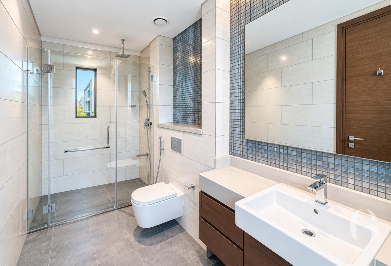 Upgraded | 4 Beds | Landscaped | Available Now photo 21