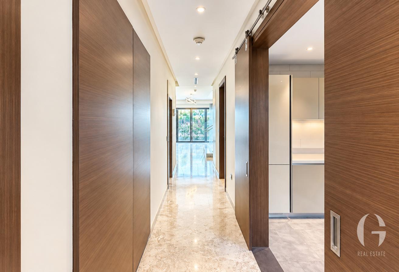 Upgraded | 4 Beds | Landscaped | Available Now photo 7