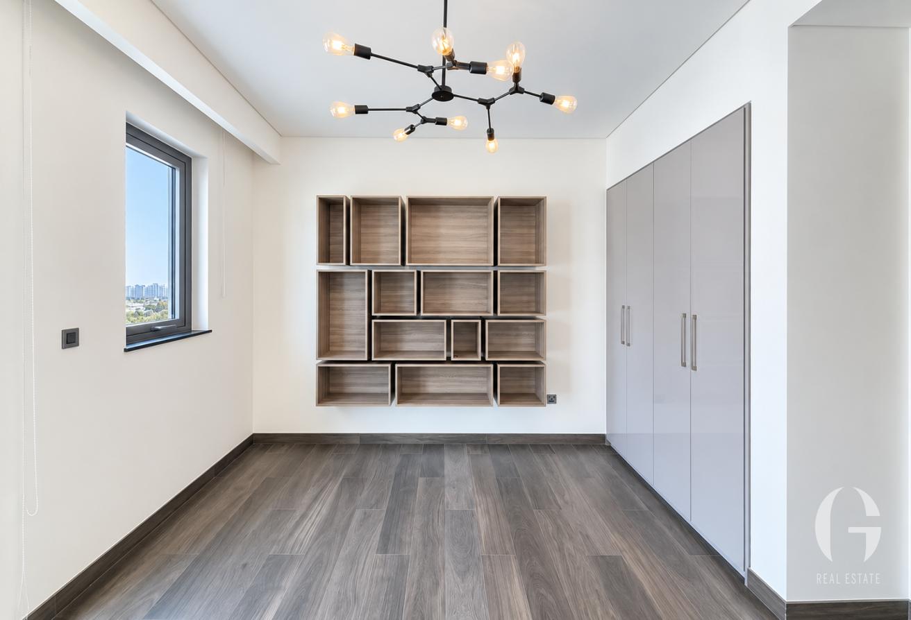 Upgraded | 4 Beds | Landscaped | Available Now photo 16
