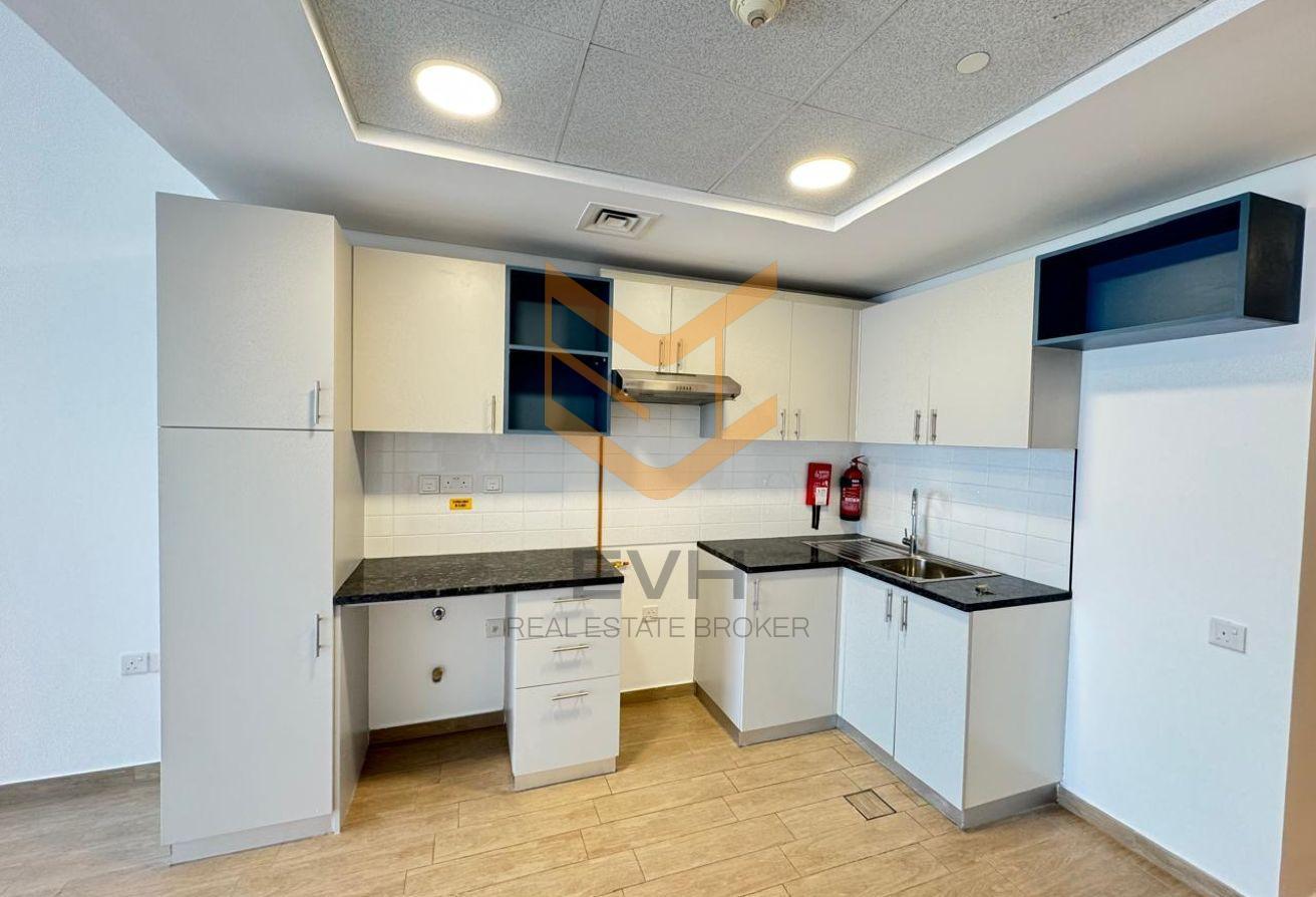 Chiller Free - Unfurnished - Near Metro 1 BHK photo 4