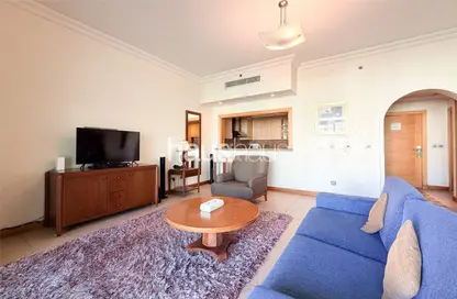 Apartment - 2 Bedrooms - 3 Bathrooms for rent in Al Sarrood - Shoreline Apartments - Palm Jumeirah - Dubai