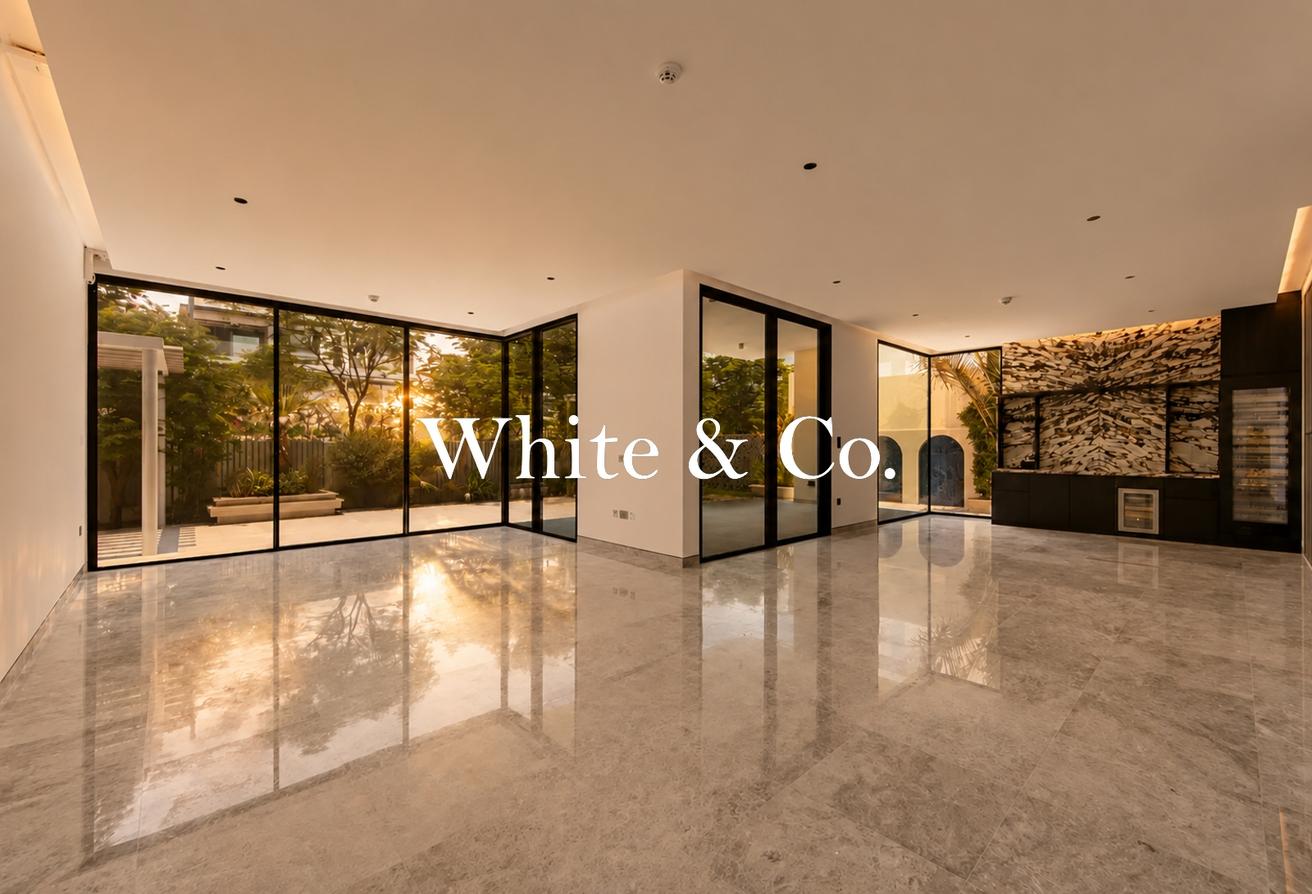 5 Bed Large | Fully Upgraded | Landscaped photo 4