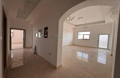 Apartment - 3 Bedrooms - 3 Bathrooms for rent in Al Niyadat - Al Ain