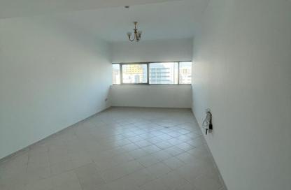 Apartment - 1 - 1 for rent in Al Majaz 1 - Al Majaz - Sharjah Apartment - 1 - 1 for rent in Al Majaz 1 - Al Majaz - Sharjah