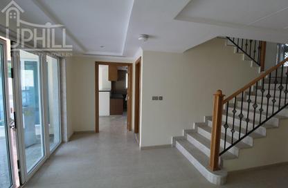 Villa - 3 Bedrooms - 4 Bathrooms for rent in District 5 - Jumeirah Park - Dubai
