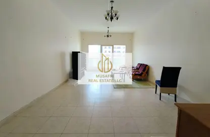 شقة - 3 غرف نوم - 3 حمامات للايجار في شارع التعاون الجديد - التعاون - الشارقة