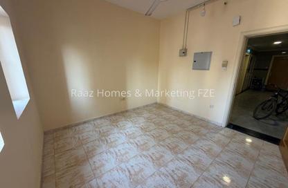 Apartment - Studio - 1 for rent in Talal Building - Al Mujarrah - Sharjah Apartment - Studio - 1 for rent in Talal Building - Al Mujarrah - Sharjah