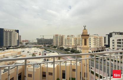 Apartment - 2 Bedrooms - 3 Bathrooms for rent in Mazaya 13 - Queue Point - Liwan - Dubai Land - Dubai