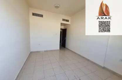 شقة - غرفة نوم - 2 حمامات للايجار في برج الكورنيش - طريق كورنيش عجمان - عجمان