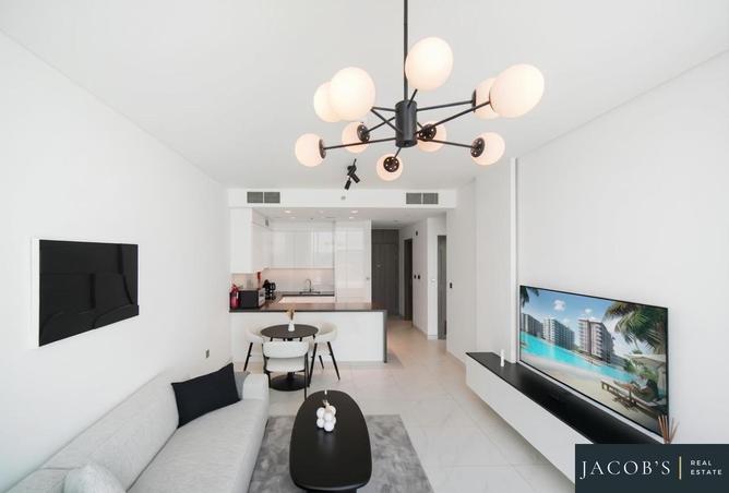 Spacious Unit | Lagoon View | Furnished photo 3