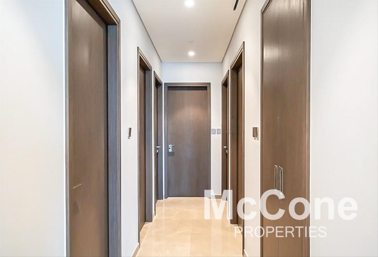 Fountain View | Spacious | Very Bright photo 11