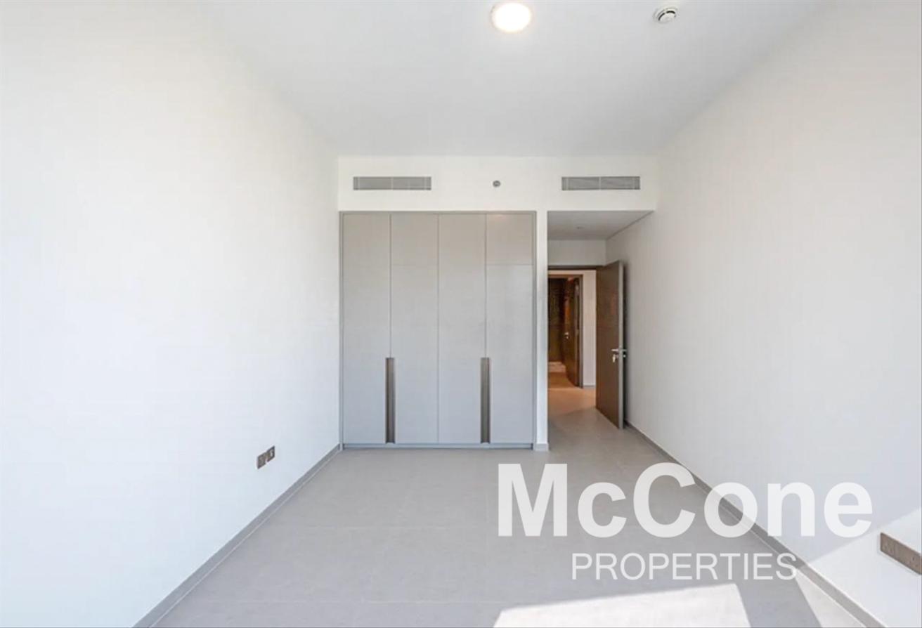 Fountain View | Spacious | Very Bright photo 5