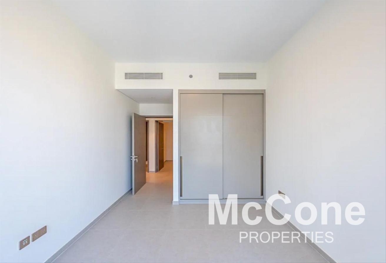 Fountain View | Spacious | Very Bright photo 6
