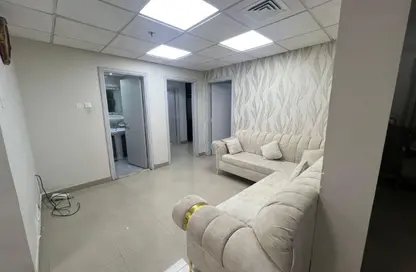 شقة - 2 غرف نوم - 2 حمامات للايجار في شارع التعاون الجديد - التعاون - الشارقة