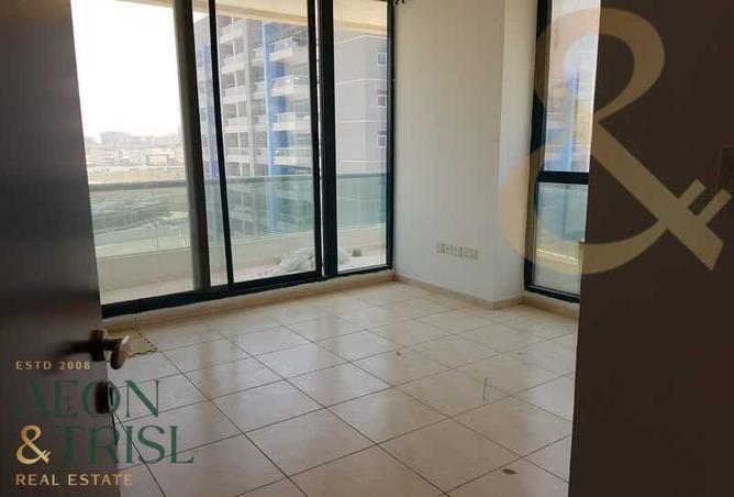 Studio | Good Layout | Vacant | Unfurnished photo 3