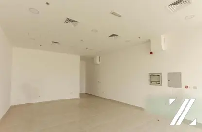 متجر - استوديو - 1 حمام للايجار في S04 - طراز أسباني - المدينة العالمية - دبي