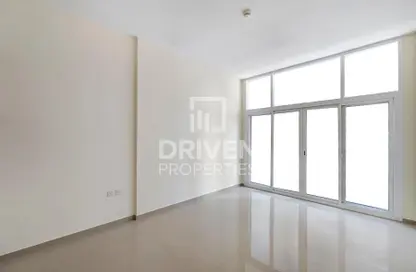 شقة - غرفة نوم - 2 حمامات للايجار في برج يونى استايت الرياضية - مدينة دبي الرياضية - دبي