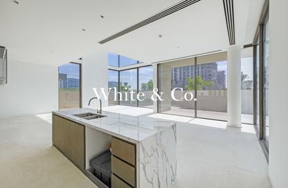 Villa - 4 - 5 for sale in Nad Al Sheba Gardens 2 - Nad Al Sheba Gardens - Nad Al Sheba 1 - Nad Al Sheba - Dubai