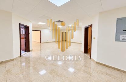 Apartment - 4 - 4 for rent in Cornich Al Khalidiya - Al Khalidiya - Abu Dhabi