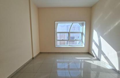 Apartment - 2 - 2 for rent in Fire Station Road - Muwaileh - Sharjah
