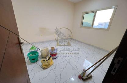 Apartment - 1 - 1 for rent in Al Qulayaa Building - Al Qulaya'ah - Al Sharq - Sharjah