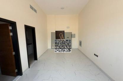 Apartment - Studio - 1 for rent in Al Jurf 3 - Al Jurf - Ajman Apartment - Studio - 1 for rent in Al Jurf 3 - Al Jurf - Ajman