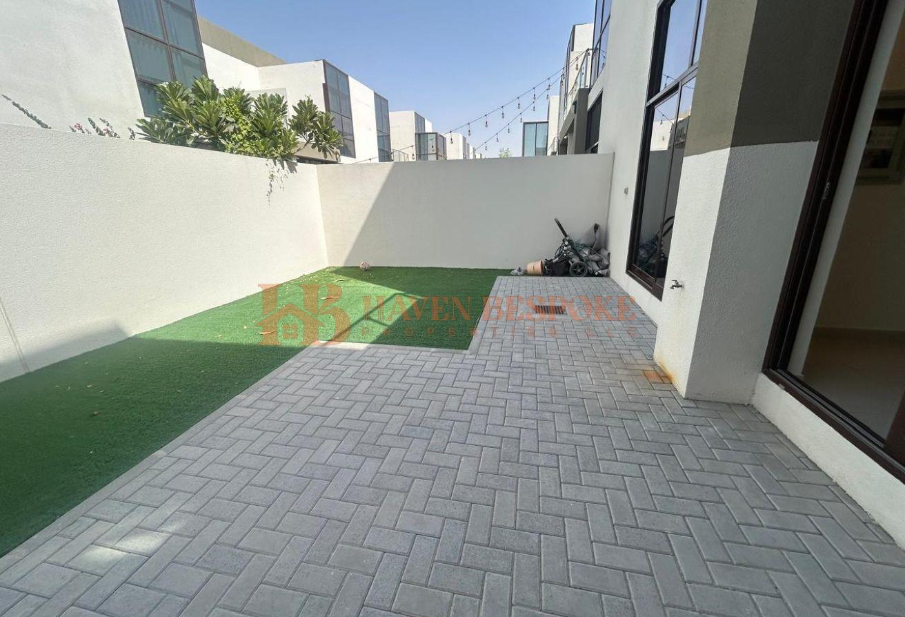 Villa for Rent | 4BR+Maid | High living Community photo 23