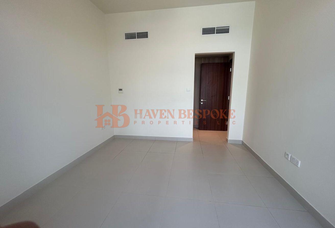 Villa for Rent | 4BR+Maid | High living Community photo 17