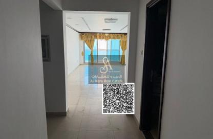 شقة - 2 غرف نوم - 2 حمامات للبيع في برج الكورنيش - طريق كورنيش عجمان - عجمان