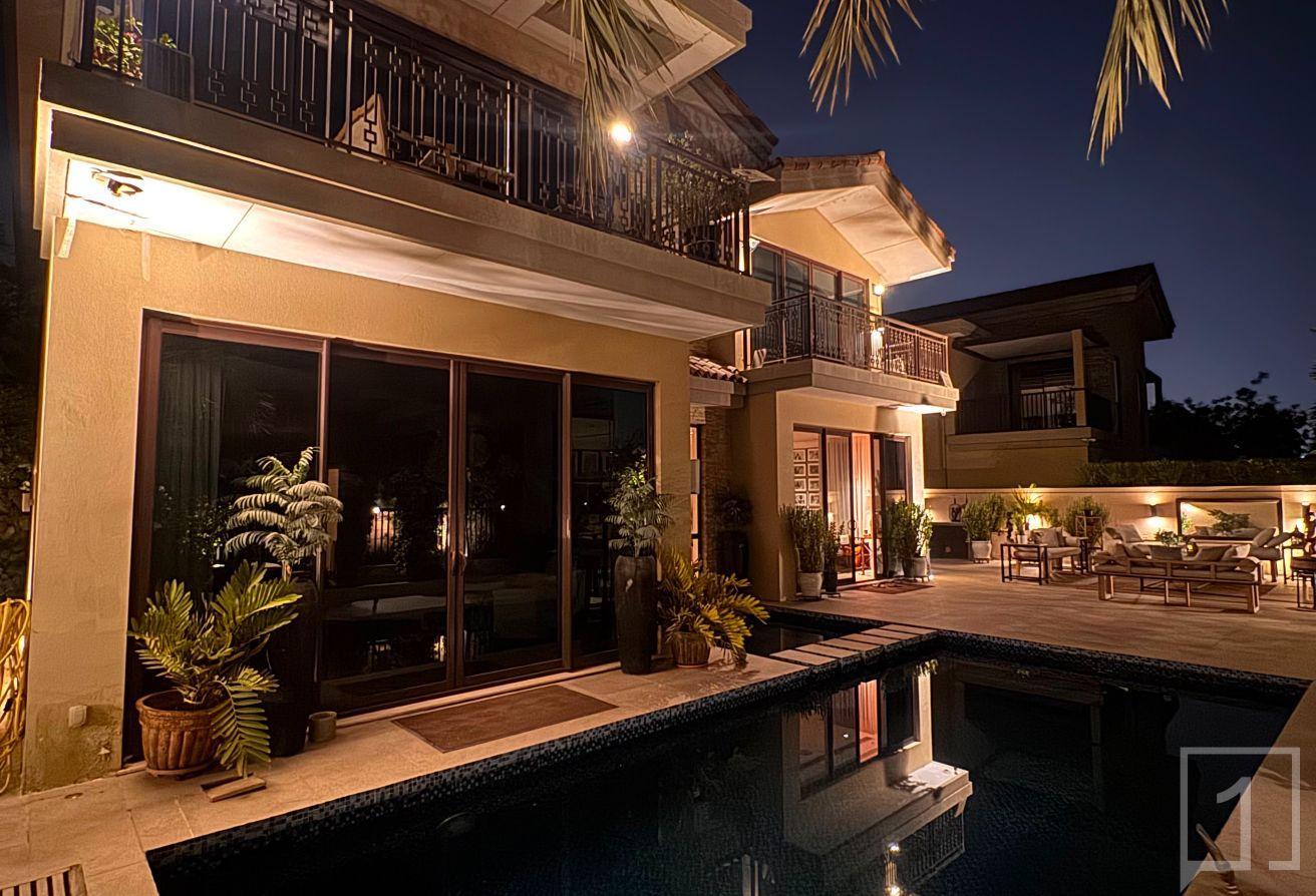 Exclusive| Stunning, Modern living |Private pool photo 4