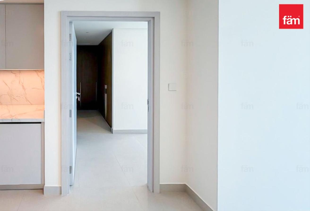 MAID ROOM | AVAILABLE NOW | HIGH FLOOR | PALM VIEW photo 9